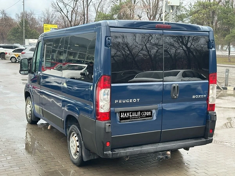 Peugeot , 2010г., передний привод, механика