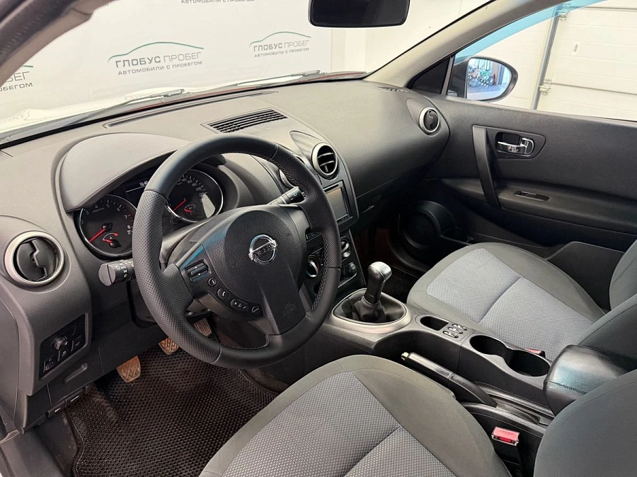 Nissan Qashqai+2, 2012г., передний привод, механика