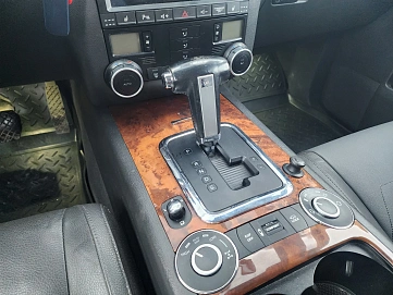 Volkswagen Touareg, 2007г, полный привод, автомат