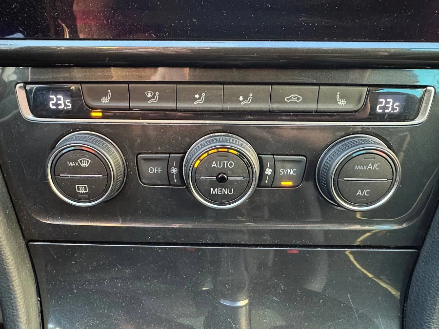 Volkswagen Golf, 2019г., передний привод, механика