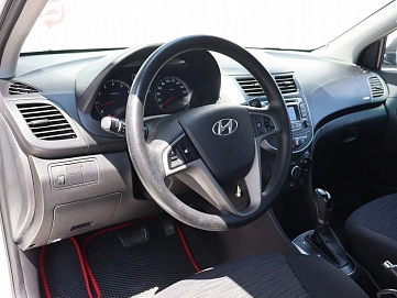 Hyundai Solaris, 2014г, передний привод, автомат