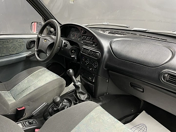 Chevrolet Niva, 2004г, полный привод, механика