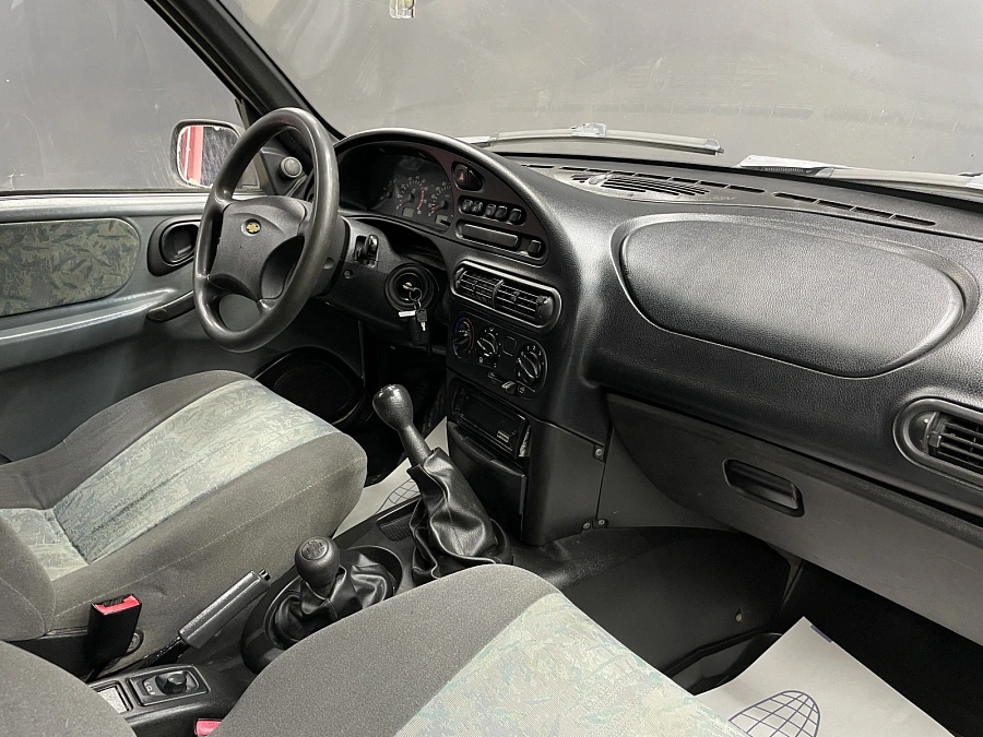 Chevrolet Niva, 2004г., полный привод, механика
