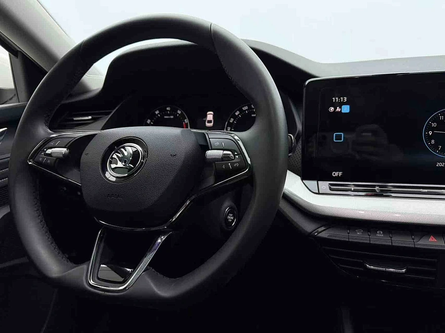 Skoda Octavia, 2023г., передний привод, робот