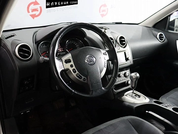 Nissan Qashqai, 2010г, передний привод, вариатор