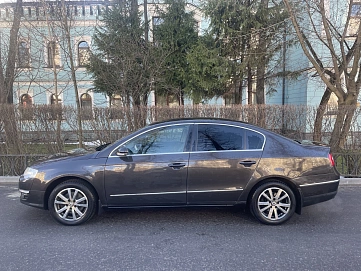 Volkswagen Passat, 2010г, передний привод, робот