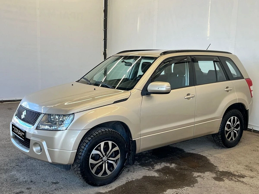 Suzuki Grand Vitara, 2011г., полный привод, механика