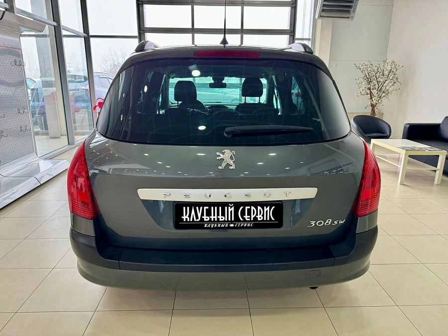 Peugeot 308, 2008г., передний привод, автомат