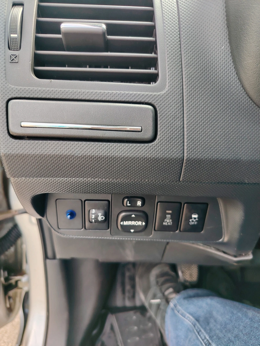 Toyota Auris, 2009г., передний привод, робот