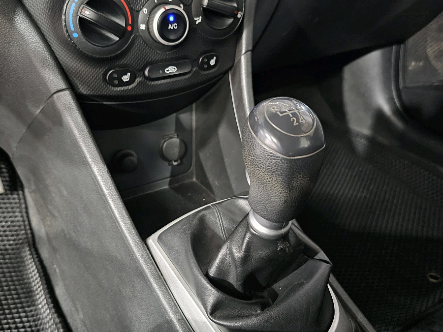 Hyundai Solaris, 2011г., передний привод, механика