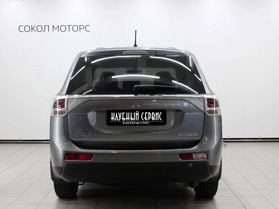 Mitsubishi Outlander, 2013г., передний привод, вариатор