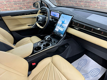 Geely Atlas, 2023г, передний привод, робот