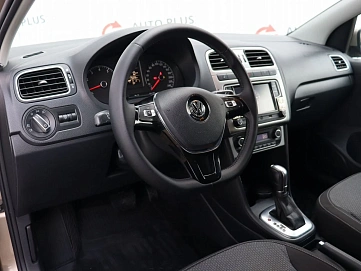 Volkswagen Polo, 2018г, передний привод, автомат