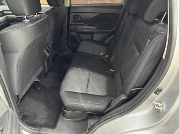 Mitsubishi Outlander, 2018г, передний привод, вариатор