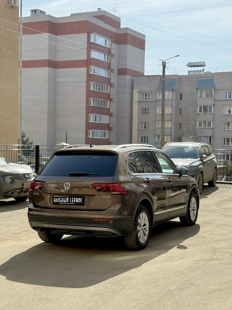 Volkswagen Tiguan, 2018г., полный привод, робот