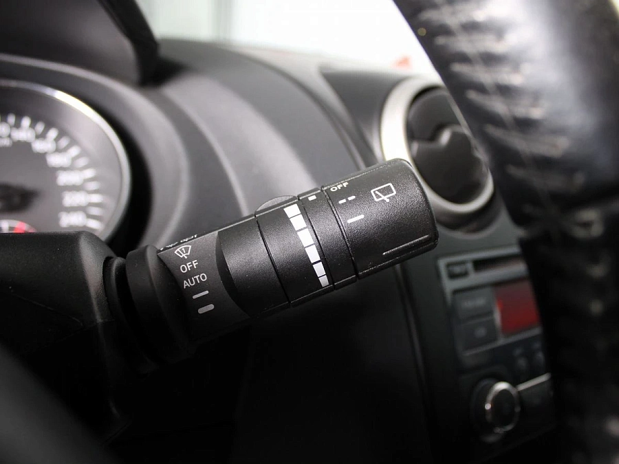 Nissan Qashqai, 2013г., передний привод, вариатор
