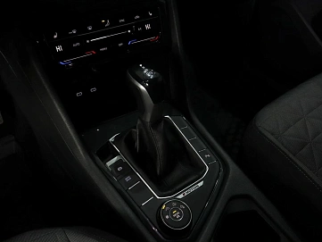 Volkswagen Tiguan, 2020г, полный привод, робот