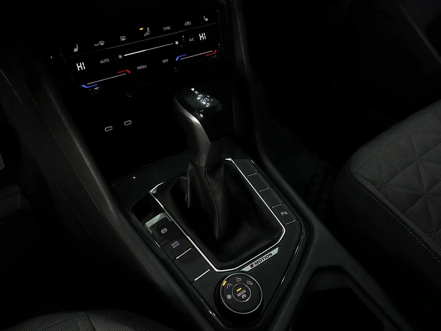 Volkswagen Tiguan, 2020г., полный привод, робот