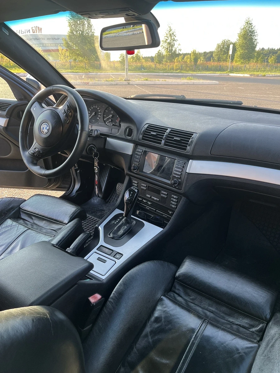 BMW 5 серии, 2002г., задний привод, автомат