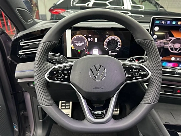 Volkswagen Tiguan, 2026г., полный привод, робот