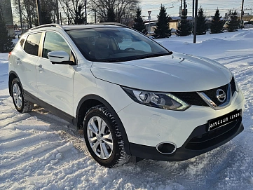Nissan Qashqai, 2015г, полный привод, вариатор