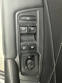 Volkswagen Tiguan, 2022г, передний привод, робот