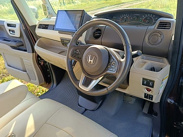 Honda N-BOX, 2017г, передний привод, вариатор