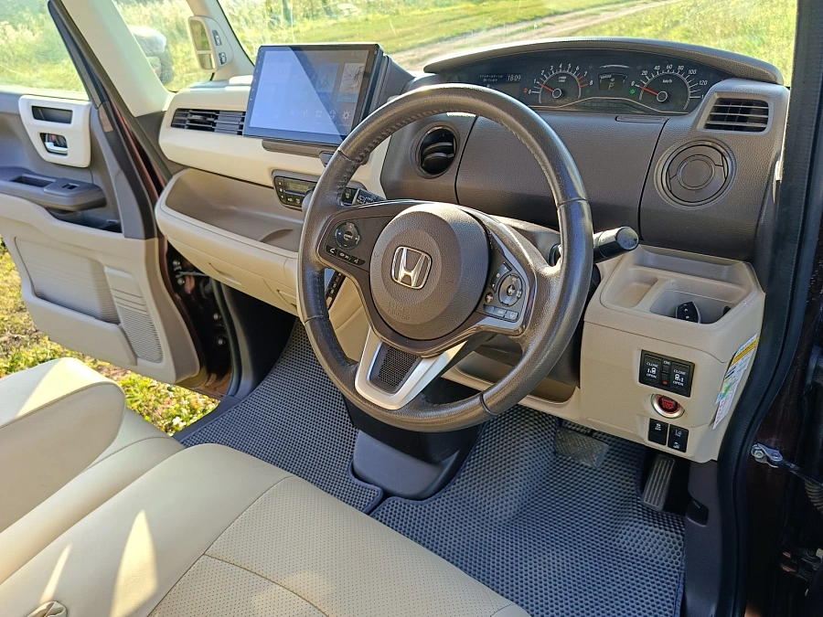 Honda N-BOX, 2017г., передний привод, вариатор