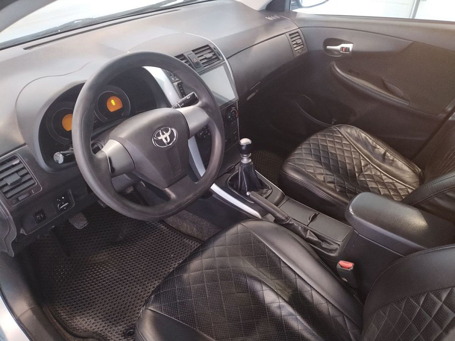 Toyota , 2010г., передний привод, механика