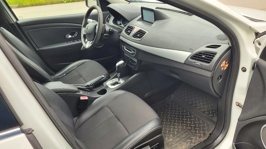 Renault Fluence, 2011г., передний привод, автомат