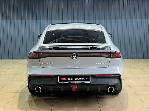 Changan UNI-V, 2024г, передний привод, робот