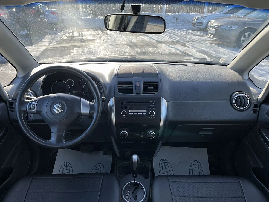 Suzuki SX4, 2010г., передний привод, автомат