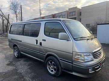 Toyota HiAce, 2004г, задний привод, механика