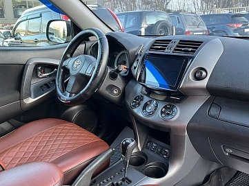 Toyota RAV4, 2011г, полный привод, автомат