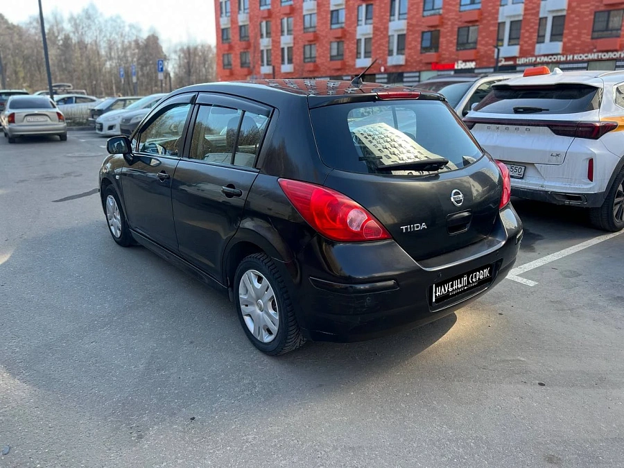 Nissan Tiida, 2012г., передний привод, автомат