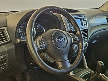 Subaru Forester, 2011г., полный привод, механика