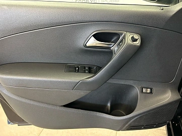 Volkswagen Polo, 2015г, передний привод, автомат