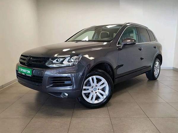 Volkswagen Touareg, 2010г., передний привод, автомат