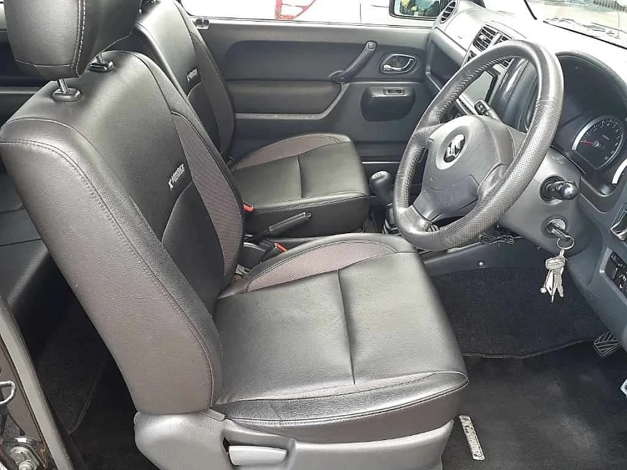 Suzuki Jimny, 2011г., полный привод, механика