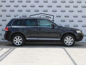 Volkswagen Touareg, 2005г, полный привод, автомат