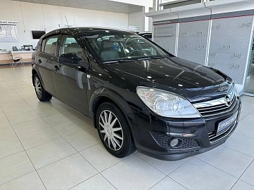 Opel Astra, 2010г, передний привод, механика