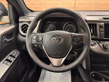 Toyota RAV4, 2019г, полный привод, автомат
