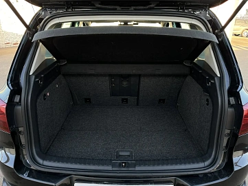 Volkswagen Tiguan, 2012г, передний привод, автомат