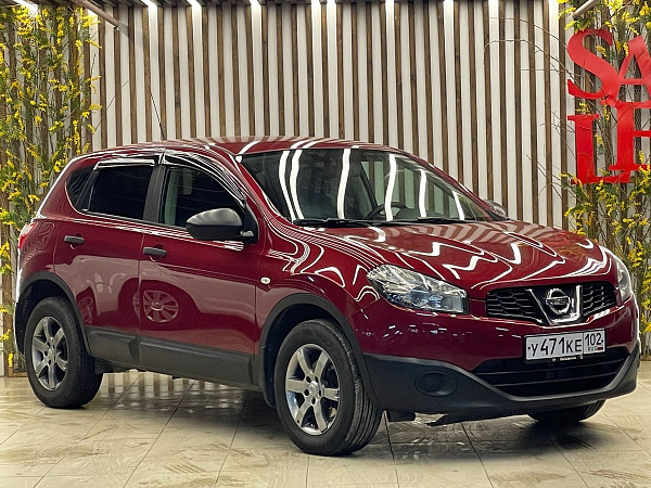 Nissan Qashqai, 2012г., передний привод, вариатор
