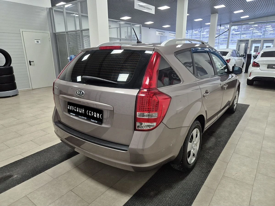 Kia Ceed, 2011г., передний привод, автомат