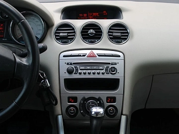 Peugeot 308, 2009г, передний привод, автомат