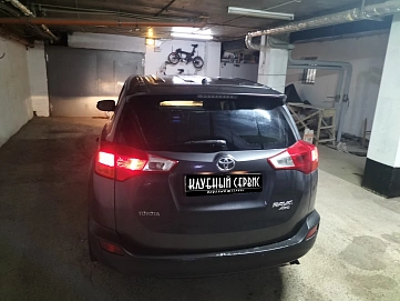 Toyota RAV4, 2014г, полный привод, вариатор