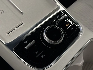 Geely Galaxy Starship 7, 2025г, передний привод, робот