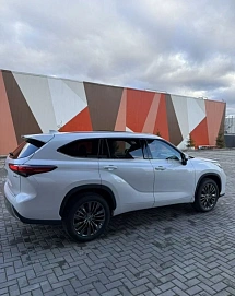Toyota Highlander, 2025г, полный привод, автомат