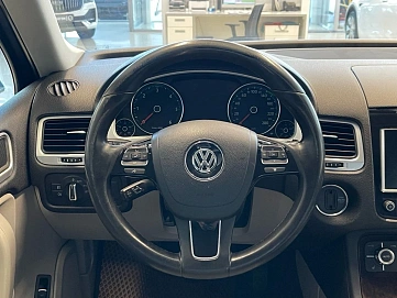 Volkswagen Touareg, 2012г, полный привод, автомат
